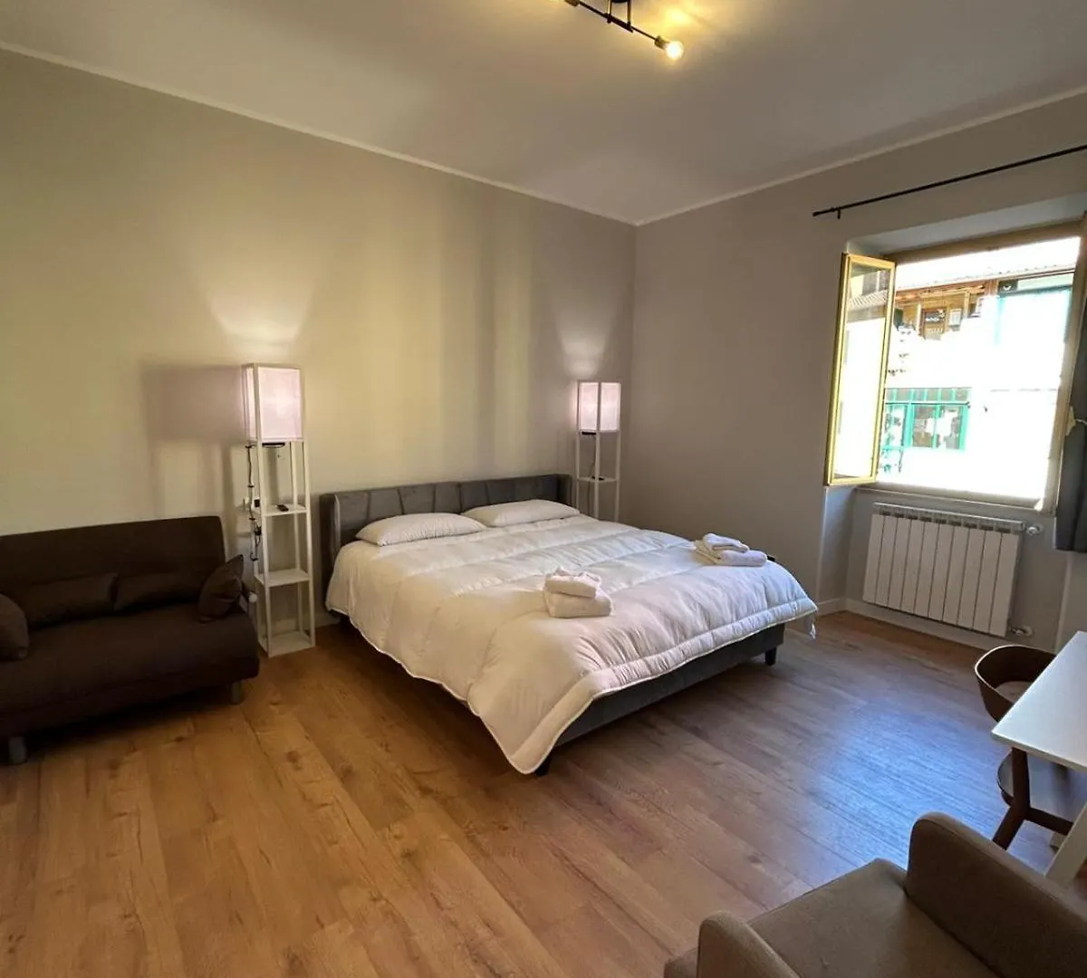 Ferienwohnung L'Affaccio Sul Borgo - Adiacente Metro B Rom Apartment